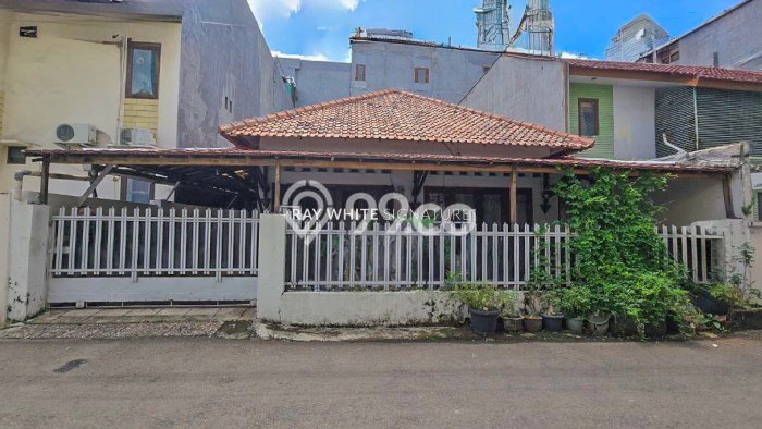 Rumah Elit LB 235m2 Siap Huni Desain Elegan di Setiabudi, Jakarta Selatan Rumah Elit LB 235m2 Siap Huni Desain Elegan di Setiabudi, Jakarta Selatan