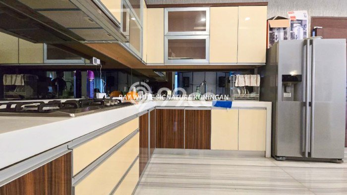 Hunian Elit LB 1000m2 Siap Huni Desain Elegan di patra kuningan, Jakarta Selatan Hunian Elit LB 1000m2 Siap Huni Desain Elegan di patra kuningan, Jakarta Selatan