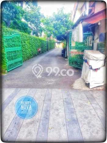 Hunian Mewah 4 KT 4 KM di Kawasan Nyaman Kemang, Jakarta Selatan Hunian Mewah 4 KT 4 KM di Kawasan Nyaman Kemang, Jakarta Selatan