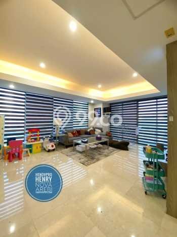Apartemen Siap Huni di Sudirman, 2 KM, Luas 175m² Apartemen Siap Huni di Sudirman, 2 KM, Luas 175m²