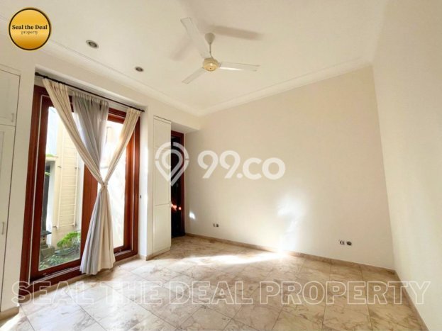 Hunian Minimalis Disewakan di Kemang Jakarta Selatan 4 KT & 4 KM Hunian Minimalis Disewakan di Kemang Jakarta Selatan 4 KT & 4 KM