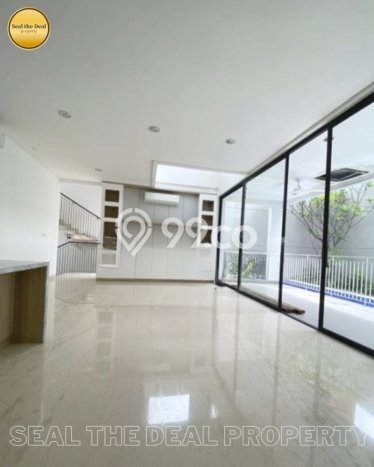Disewakan Rumah Strategis LT 300m2 / LB 700m2 di Senopati, Jakarta Selatan Disewakan Rumah Strategis LT 300m2 / LB 700m2 di Senopati, Jakarta Selatan