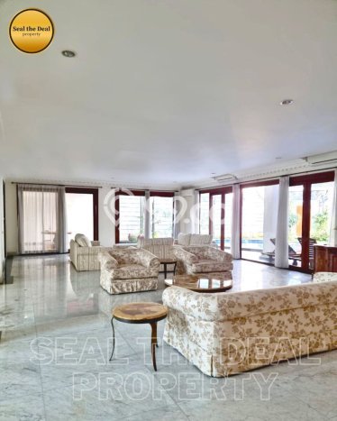 Rumah Bagus Disewakan di SCBD, Jakarta Selatan LT 700m2, LB 800m2 Rumah Bagus Disewakan di SCBD, Jakarta Selatan LT 700m2, LB 800m2