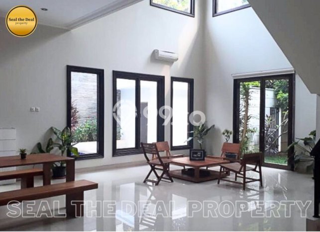 Disewakan Rumah Strategis LT 490m2 / LB 400m2 di Senopati, Jakarta Selatan Disewakan Rumah Strategis LT 490m2 / LB 400m2 di Senopati, Jakarta Selatan