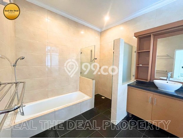Hunian Modern Disewakan di Kemang Jakarta Selatan 5 KT & 4 KM Hunian Modern Disewakan di Kemang Jakarta Selatan 5 KT & 4 KM