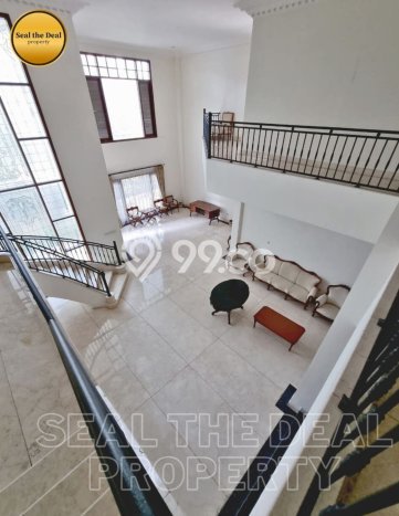 Rumah Bagus Disewakan di SCBD, Jakarta Selatan LT 700m2, LB 800m2 Rumah Bagus Disewakan di SCBD, Jakarta Selatan LT 700m2, LB 800m2