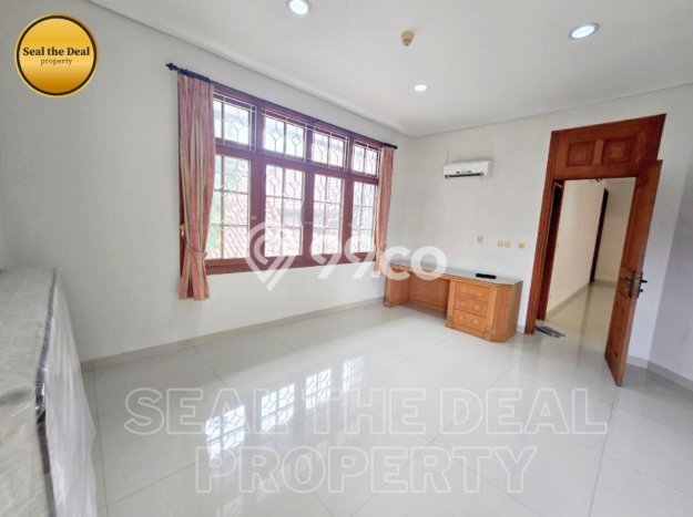 Hunian Ideal dengan LT 600m2 & LB 800m2 Dikontrakkan di Pondok Indah Hunian Ideal dengan LT 600m2 & LB 800m2 Dikontrakkan di Pondok Indah