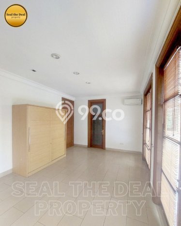 Hunian Minimalis Untuk Disewakan di Kemang Jakarta Selatan 4 KT & 4 KM Hunian Minimalis Untuk Disewakan di Kemang Jakarta Selatan 4 KT & 4 KM