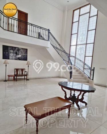 Rumah Bagus Disewakan di SCBD, Jakarta Selatan LT 700m2, LB 800m2 Rumah Bagus Disewakan di SCBD, Jakarta Selatan LT 700m2, LB 800m2