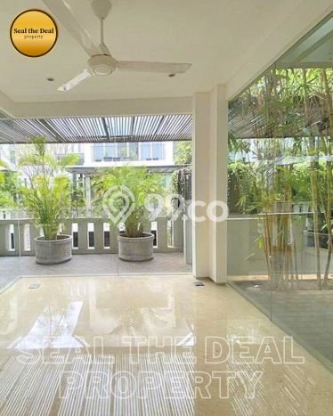 Hunian Modern Disewakan di SCBD Jakarta Selatan 3 KT & 2 KM Hunian Modern Disewakan di SCBD Jakarta Selatan 3 KT & 2 KM
