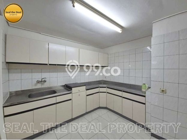 Hunian Bagus Disewakan di Kemang, Jakarta Selatan LT 2500m2, LB 1200m2 Hunian Bagus Disewakan di Kemang, Jakarta Selatan LT 2500m2, LB 1200m2