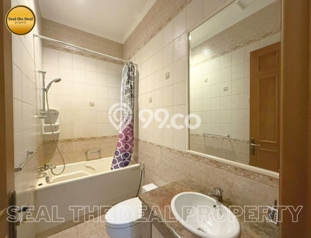 Sewa Rumah Nyaman LT 700m2 / LB 600m2 di Pondok Indah, Jakarta Selatan Sewa Rumah Nyaman LT 700m2 / LB 600m2 di Pondok Indah, Jakarta Selatan