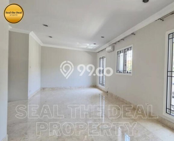 Hunian Modern dengan LT 325m2 & LB 375m2 Dikontrakkan di Senopati Hunian Modern dengan LT 325m2 & LB 375m2 Dikontrakkan di Senopati