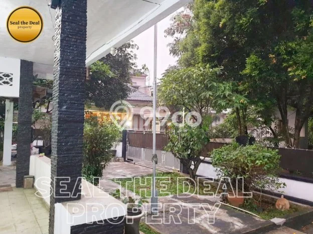 Rumah Elit Modern Tanpa Renovasi di Senopati Jakarta Selatan Rumah Elit Modern Tanpa Renovasi di Senopati Jakarta Selatan