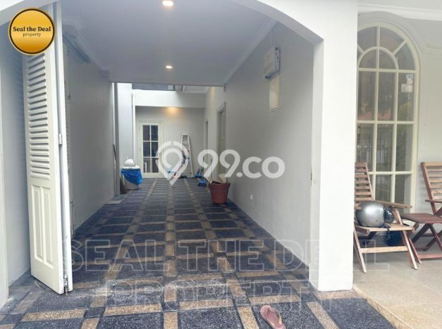 Hunian Modern dengan LT 400m2 & LB 300m2 Dikontrakkan di Permata Hijau Hunian Modern dengan LT 400m2 & LB 300m2 Dikontrakkan di Permata Hijau