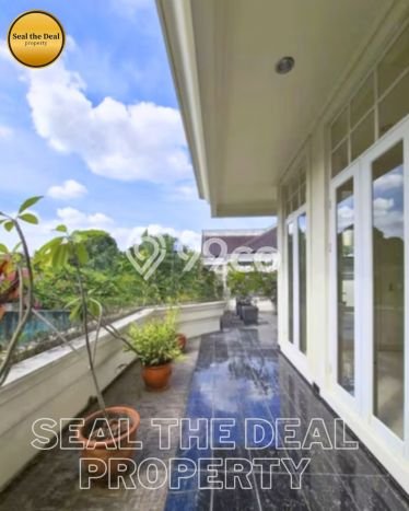 Hunian Minimalis dengan LT 650m2 & LB 750m2 Dikontrakkan di Kemang Hunian Minimalis dengan LT 650m2 & LB 750m2 Dikontrakkan di Kemang