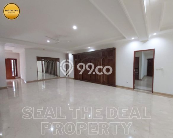 Rumah Disewakan Jakarta Selatan LT 1033m2 LB 500m2 Kawasan Cipete Rumah Disewakan Jakarta Selatan LT 1033m2 LB 500m2 Kawasan Cipete