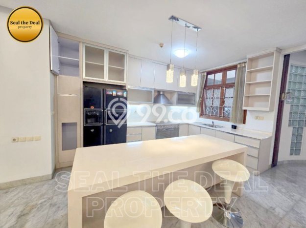 Hunian Ideal dengan LT 600m2 & LB 800m2 Dikontrakkan di Pondok Indah Hunian Ideal dengan LT 600m2 & LB 800m2 Dikontrakkan di Pondok Indah
