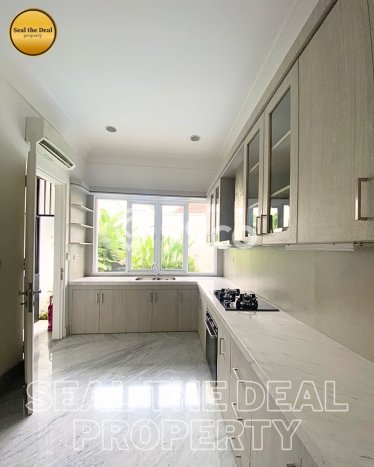 Hunian Minimalis Disewakan di Kemang Jakarta Selatan 5 KT & 5 KM Hunian Minimalis Disewakan di Kemang Jakarta Selatan 5 KT & 5 KM