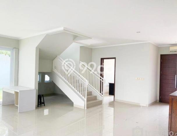 Jarang Ada! Rumah Sewa 5 Kamar Bagus Siap Huni Modernland Jarang Ada! Rumah Sewa 5 Kamar Bagus Siap Huni Modernland