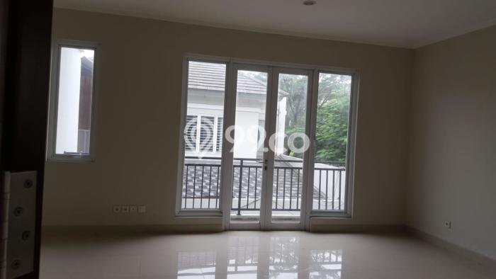 Jarang Ada! Rumah Sewa 5 Kamar Bagus Siap Huni Modernland Jarang Ada! Rumah Sewa 5 Kamar Bagus Siap Huni Modernland