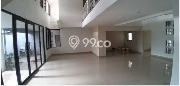 Rumah Elit Modern Tanpa Renovasi di Cikokol Tangerang Rumah Elit Modern Tanpa Renovasi di Cikokol Tangerang