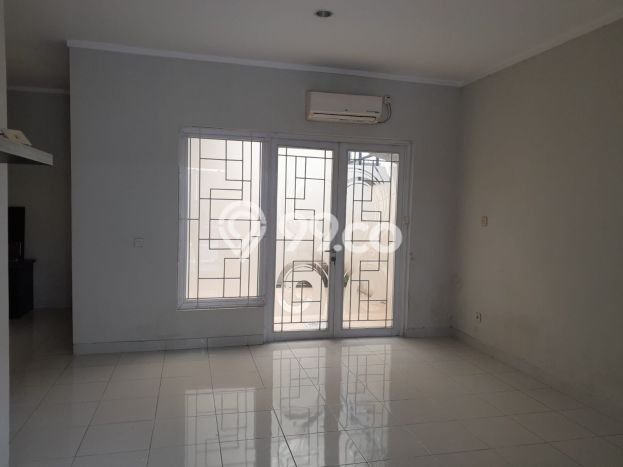 Rumah Minimalis 3 KT LT 105m2 di Modernland Rumah Minimalis 3 KT LT 105m2 di Modernland