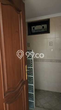 RECOMMENDED! Rumah kawasan Lippo Karawaci, 5 KT, Lokasi Strategis, Luas 300m2m² LB 300m2m² RECOMMENDED! Rumah kawasan Lippo Karawaci, 5 KT, Lokasi Strategis, Luas 300m2m² LB 300m2m²