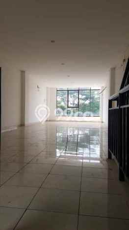 Unit Ruko Dijual di Jakarta Timur LT 95m2 & LB 235m2 Unit Ruko Dijual di Jakarta Timur LT 95m2 & LB 235m2