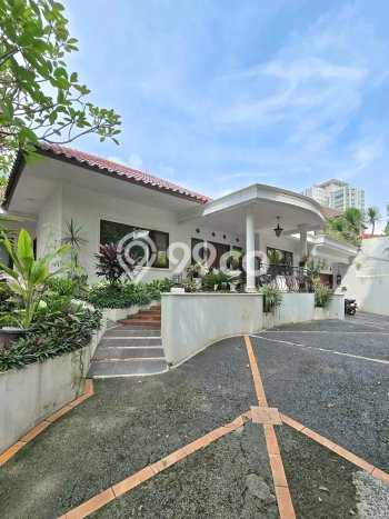 Siap Huni Rumah Mewah 4 Kamar di Kebayoran Baru Dekat ke Mana Saja Siap Huni Rumah Mewah 4 Kamar di Kebayoran Baru Dekat ke Mana Saja