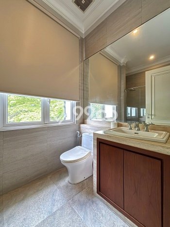 Hunian Minimalis dengan LT 2000m2 & LB 10000m2 Disewakan di Cipete Hunian Minimalis dengan LT 2000m2 & LB 10000m2 Disewakan di Cipete