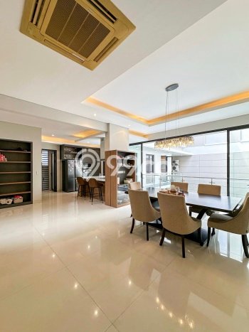 Jual Rumah Luas Megah Dengan View Eksklusif di Kuningan, Jakarta Selatan Jual Rumah Luas Megah Dengan View Eksklusif di Kuningan, Jakarta Selatan
