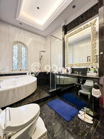 Rumah Elit LB 700m2 Siap Pakai Desain Elegan di Pondok Indah, Jakarta Selatan Rumah Elit LB 700m2 Siap Pakai Desain Elegan di Pondok Indah, Jakarta Selatan