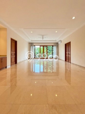 Rumah Kondisi Baik Disewakan di Pejaten, Jakarta Selatan LT 1000m2, LB 1000m2 Rumah Kondisi Baik Disewakan di Pejaten, Jakarta Selatan LT 1000m2, LB 1000m2