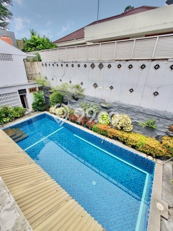 Rumah Elit LB 680m2 Siap Huni Desain Elegan di Pondok Indah, Jakarta Selatan Rumah Elit LB 680m2 Siap Huni Desain Elegan di Pondok Indah, Jakarta Selatan