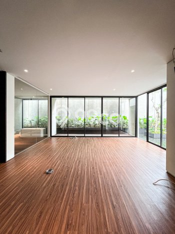 For Sale! Premium House LT 1150m2 Desain Elegan di Kemang For Sale! Premium House LT 1150m2 Desain Elegan di Kemang