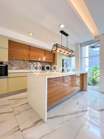 Hunian Modern dengan LT 412m2 & LB 450m2 Dikontrakkan di Pondok Indah Hunian Modern dengan LT 412m2 & LB 450m2 Dikontrakkan di Pondok Indah