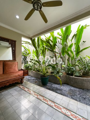 Hunian Eksklusif Siap Huni LT 200m2 di Kebayoran Baru, Jakarta Selatan Hunian Eksklusif Siap Huni LT 200m2 di Kebayoran Baru, Jakarta Selatan