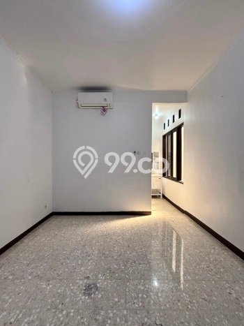 Rumah Elit LB 180m2 Siap Huni Desain Elegan di Pondok Indah, Jakarta Selatan Rumah Elit LB 180m2 Siap Huni Desain Elegan di Pondok Indah, Jakarta Selatan