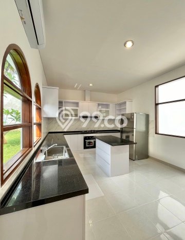 Hunian Modern Untuk Disewakan di Kemang Jakarta Selatan 5 KT & 3 KM Hunian Modern Untuk Disewakan di Kemang Jakarta Selatan 5 KT & 3 KM