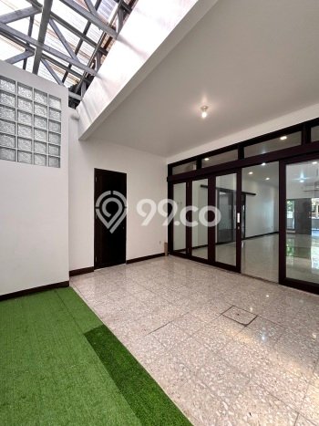 Rumah Elit LB 180m2 Siap Huni Desain Elegan di Pondok Indah, Jakarta Selatan Rumah Elit LB 180m2 Siap Huni Desain Elegan di Pondok Indah, Jakarta Selatan