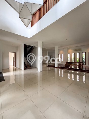 Hunian Elit LB 900m2 Siap Huni Desain Elegan di Pondok Indah, Jakarta Selatan Hunian Elit LB 900m2 Siap Huni Desain Elegan di Pondok Indah, Jakarta Selatan