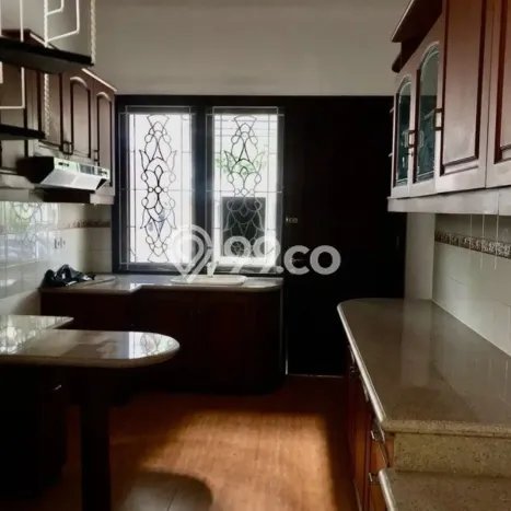 Rumah sewa siap pakai 2 KT di Citraland, Surabaya Rumah sewa siap pakai 2 KT di Citraland, Surabaya