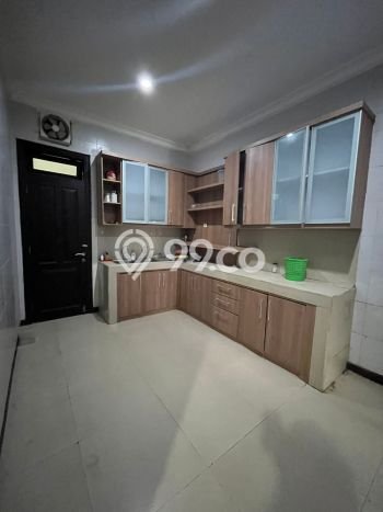 Disewakan! Rumah 4 Kamar Tidur &
3 Kamar Mandi di Citraland, Surabaya Disewakan! Rumah 4 Kamar Tidur &
3 Kamar Mandi di Citraland, Surabaya