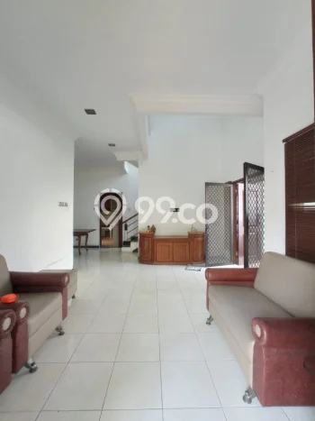 Disewakan! Rumah 4 Kamar Tidur &
3 Kamar Mandi di Citraland, Surabaya Disewakan! Rumah 4 Kamar Tidur &
3 Kamar Mandi di Citraland, Surabaya
