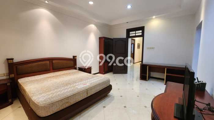 Disewakan Rumah Harga Terjangkau di Citraland Surabaya dengan 4 KT Disewakan Rumah Harga Terjangkau di Citraland Surabaya dengan 4 KT