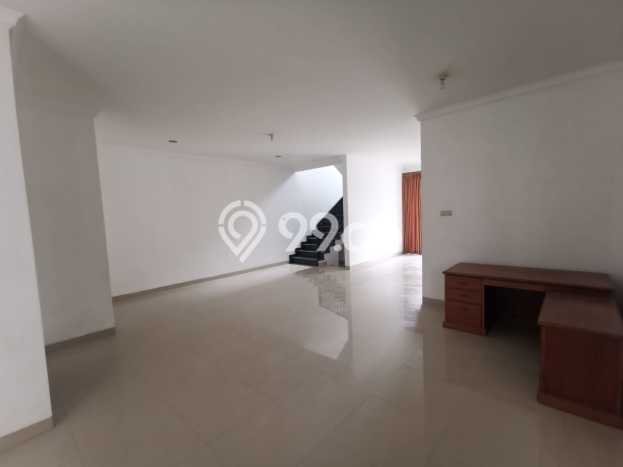 Disewakan! Rumah 4 Kamar Tidur &
4 Kamar Mandi di Citraland, Surabaya Disewakan! Rumah 4 Kamar Tidur &
4 Kamar Mandi di Citraland, Surabaya