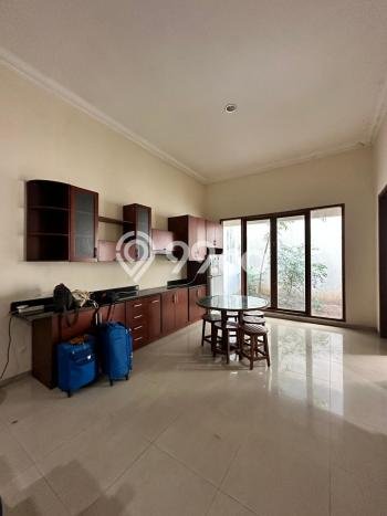 Disewakan Rumah Harga Terjangkau di Citraland Surabaya Punya 3 Kamar Tidur Disewakan Rumah Harga Terjangkau di Citraland Surabaya Punya 3 Kamar Tidur