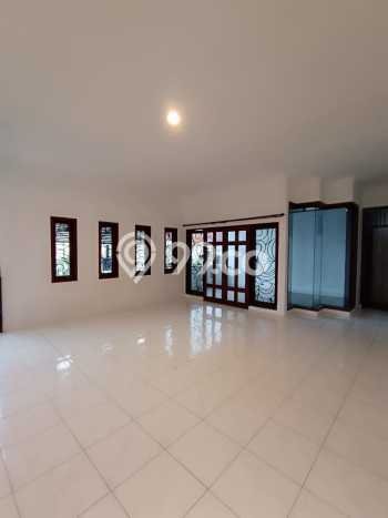 Sewa Rumah Murah di Citraland Surabaya Punya 4 KT Sewa Rumah Murah di Citraland Surabaya Punya 4 KT