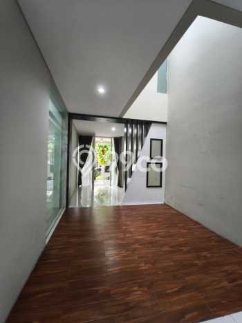 Disewakan! Rumah 4 Kamar Tidur &
3 Kamar Mandi di Citraland, Surabaya Disewakan! Rumah 4 Kamar Tidur &
3 Kamar Mandi di Citraland, Surabaya